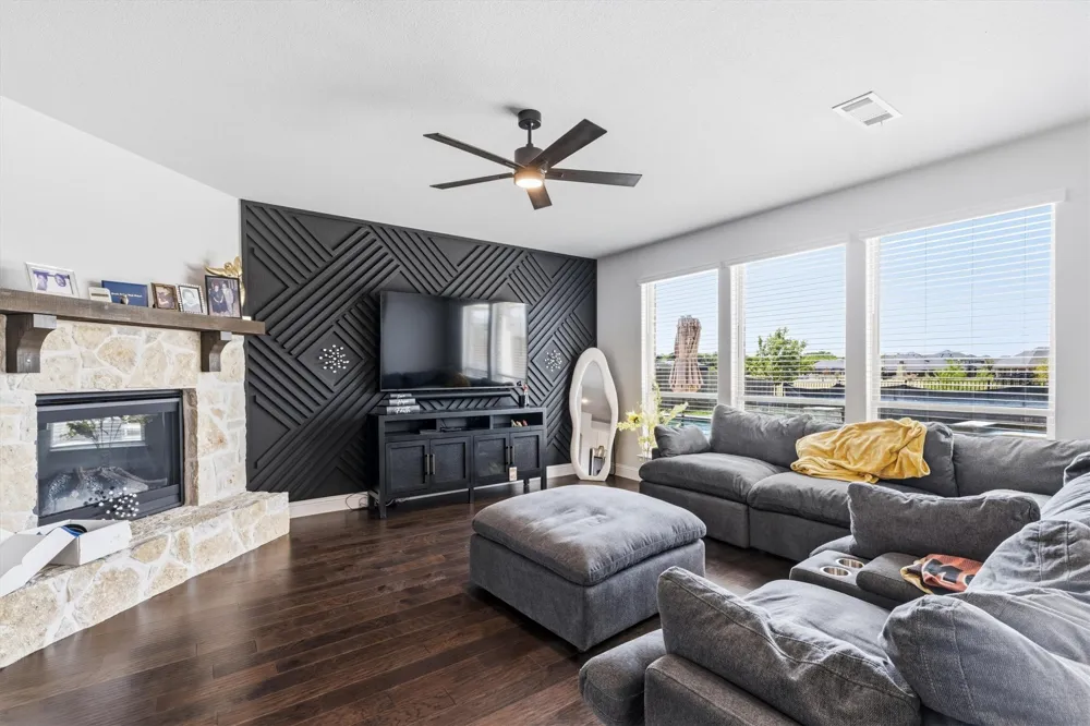 1959 Cedarwood Drive Glenn Heights, TX 75154
