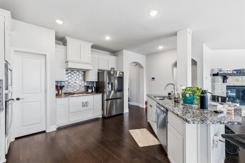 1959 Cedarwood Drive Glenn Heights, TX 75154