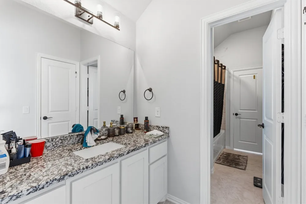 1959 Cedarwood Drive Glenn Heights, TX 75154