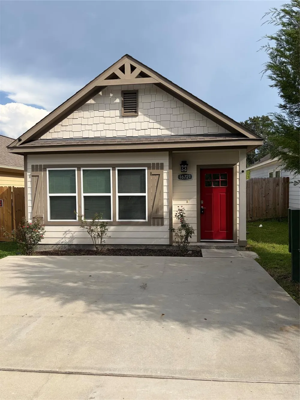 16721 Stonefield Montgomery, TX 77316