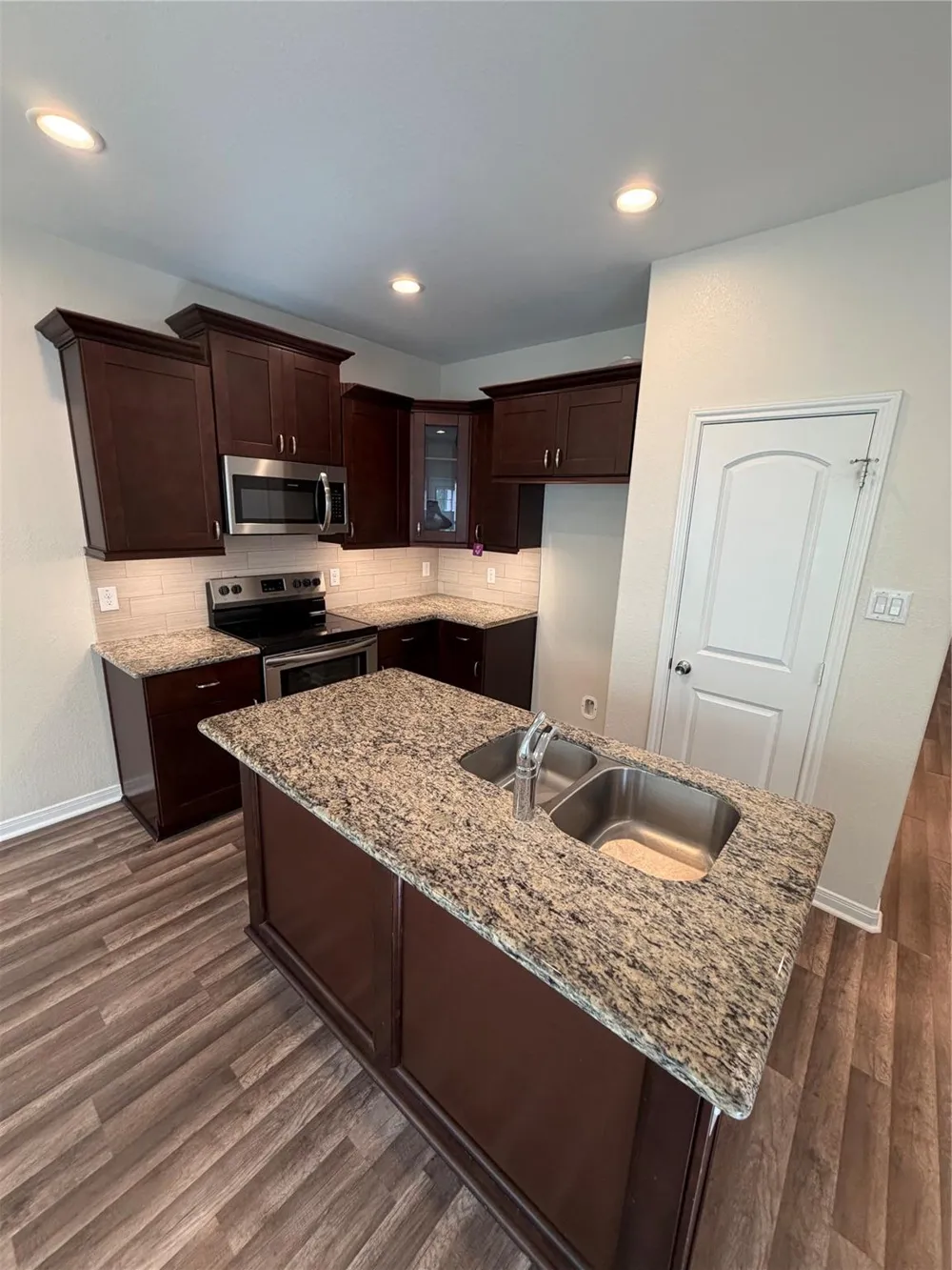 16721 Stonefield Montgomery, TX 77316