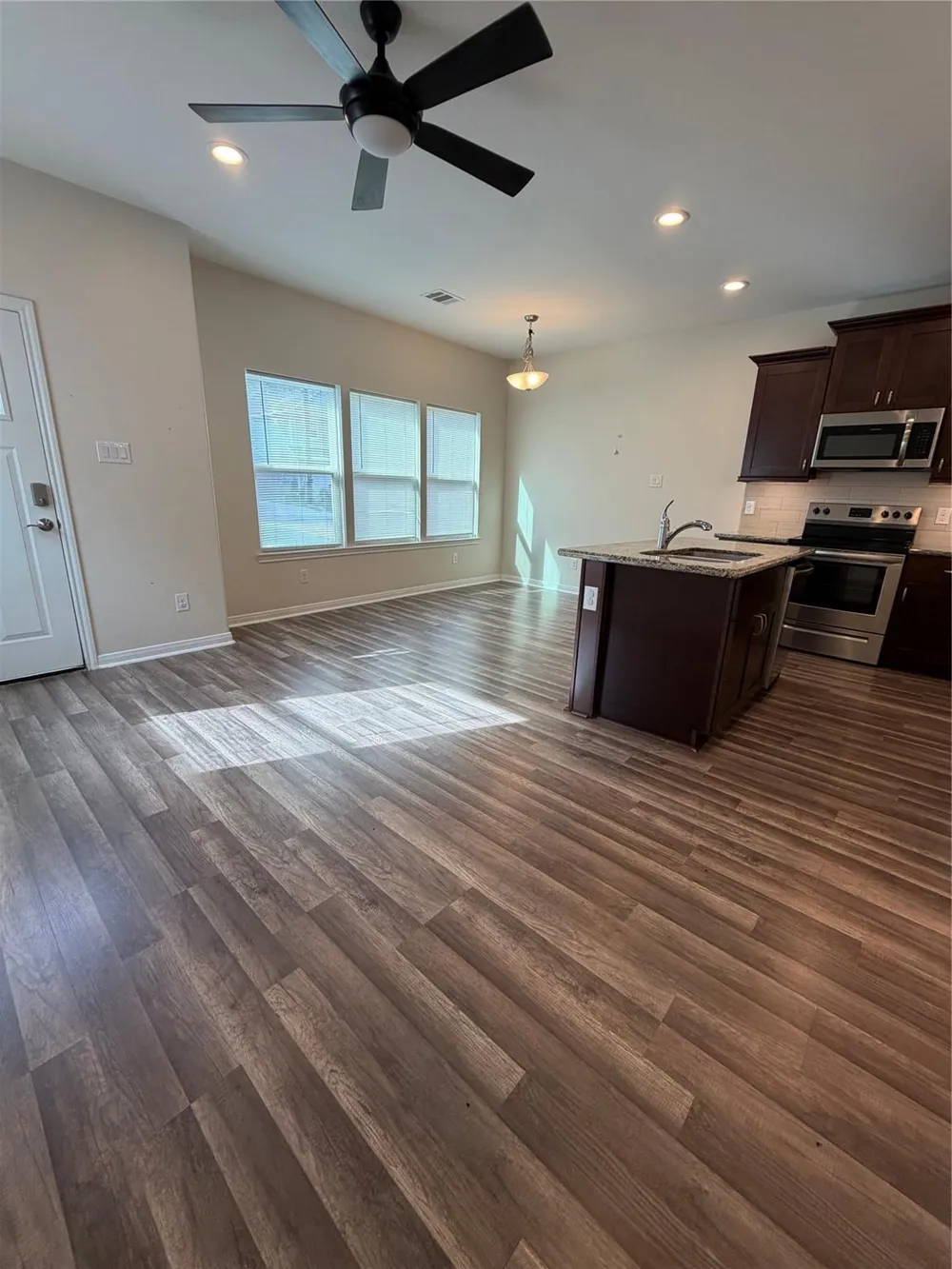 16721 Stonefield Montgomery, TX 77316