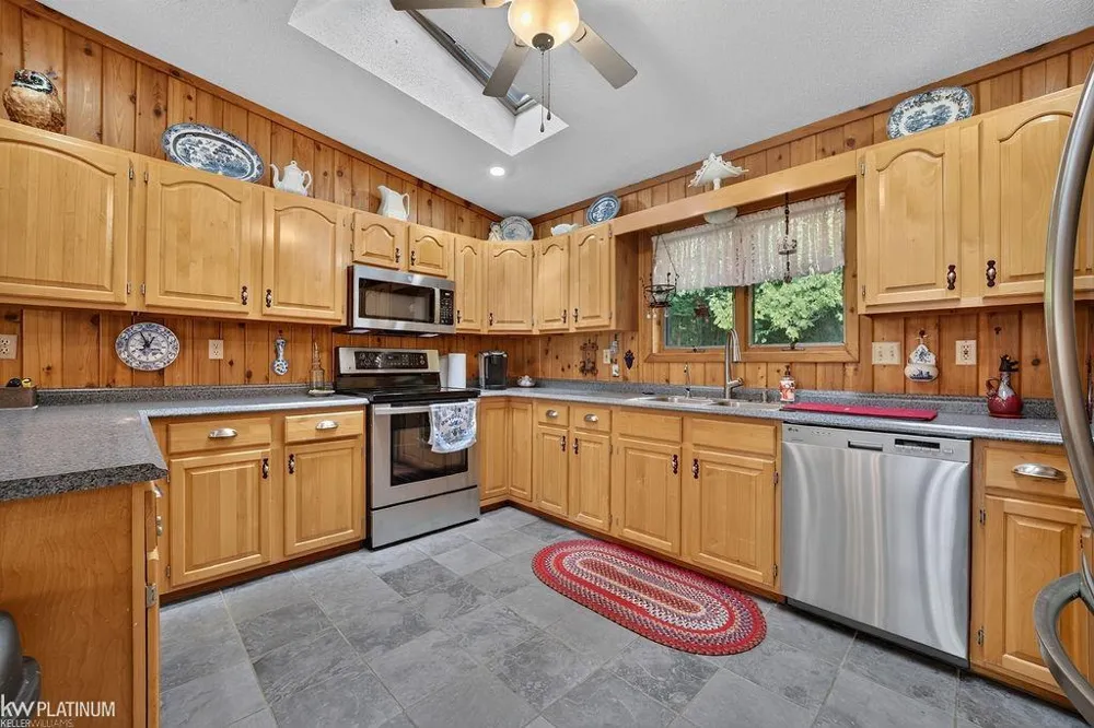 15801 SHUBERT Highway Krakow Township, MI 49707