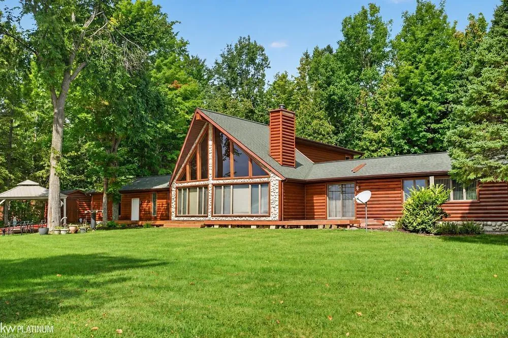 15801 SHUBERT Highway Krakow Township, MI 49707