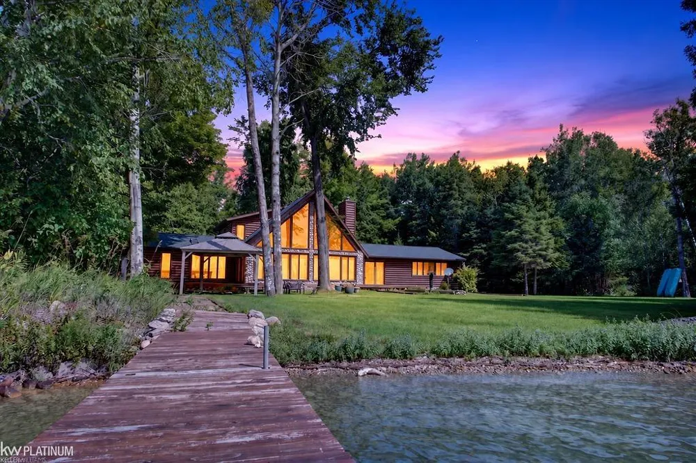 15801 SHUBERT Highway Krakow Township, MI 49707