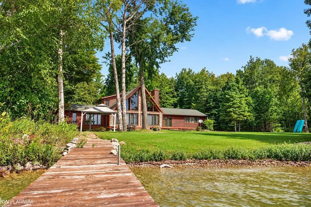 15801 SHUBERT Highway Krakow Township, MI 49707