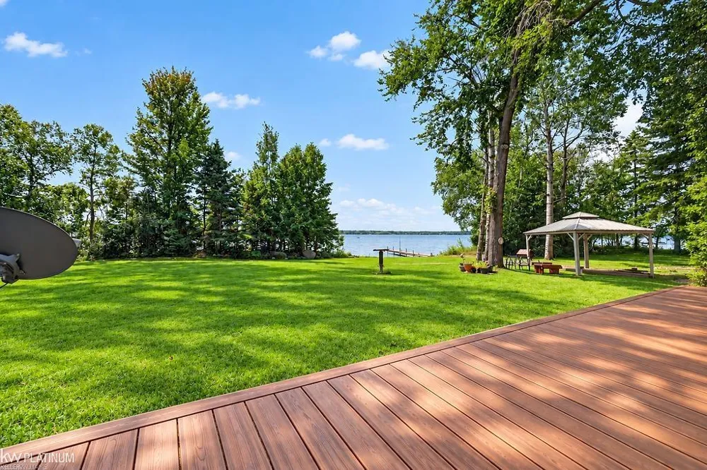 15801 SHUBERT Highway Krakow Township, MI 49707