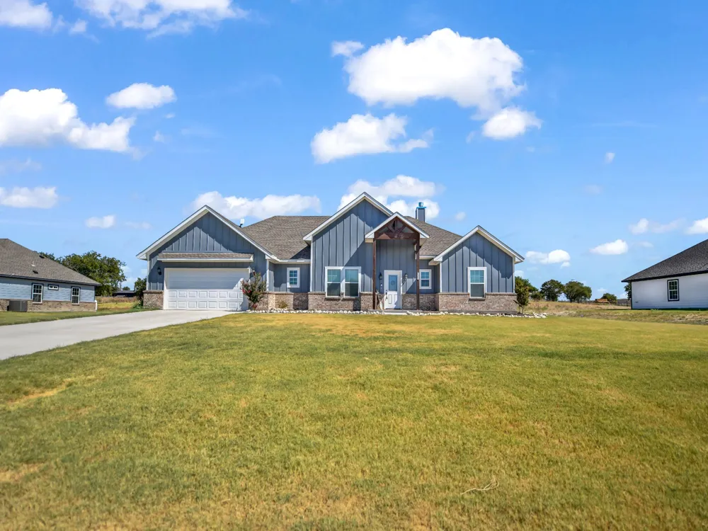 1017 Don Eve Court Azle, TX 76020