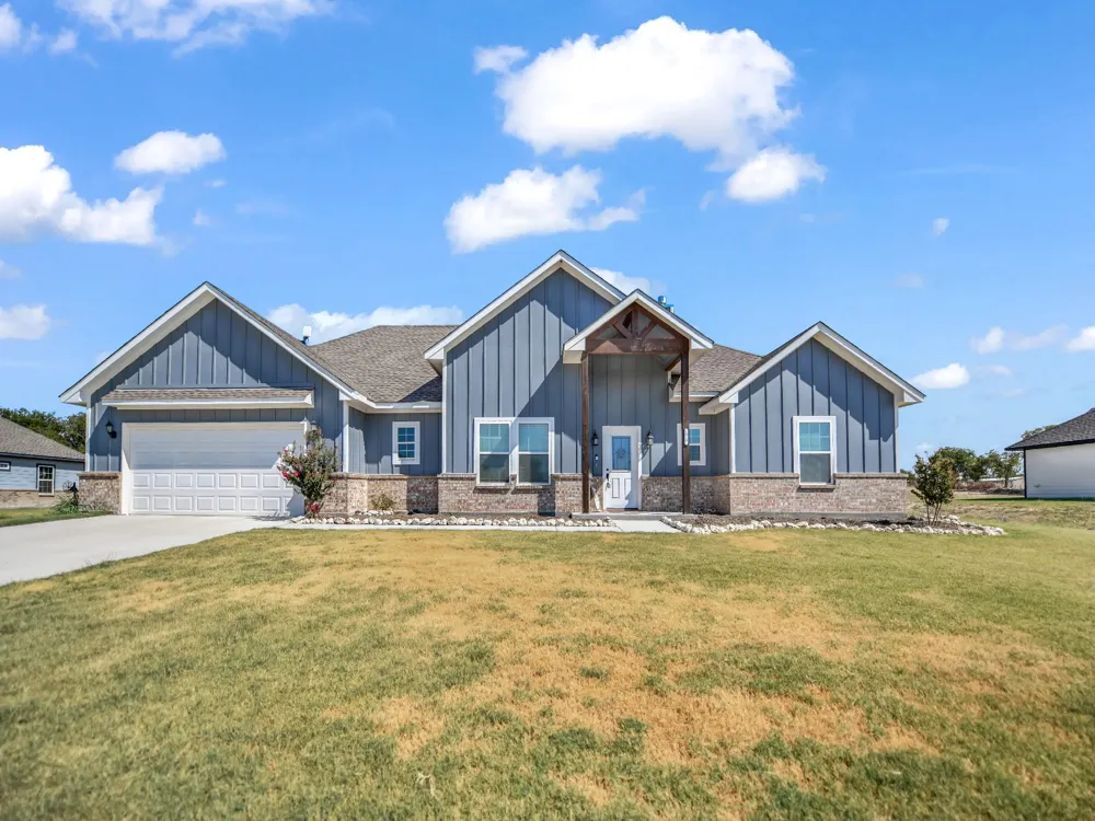 1017 Don Eve Court Azle, TX 76020