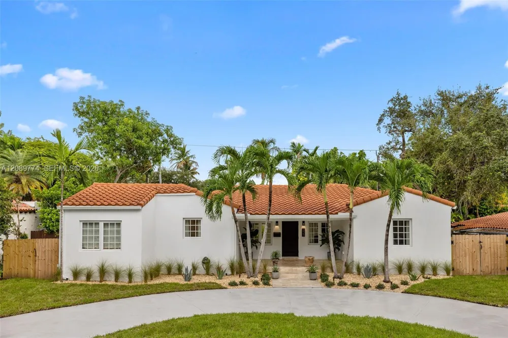 823 NE 72nd St Miami, FL 33138