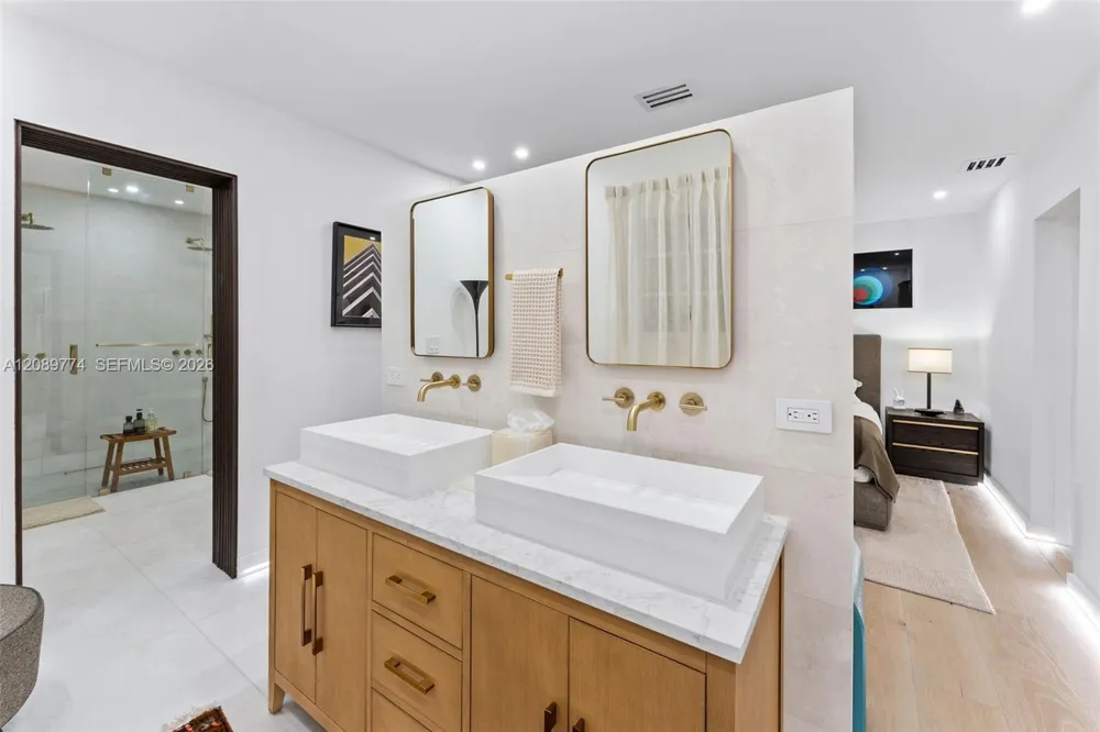823 NE 72nd St Miami, FL 33138