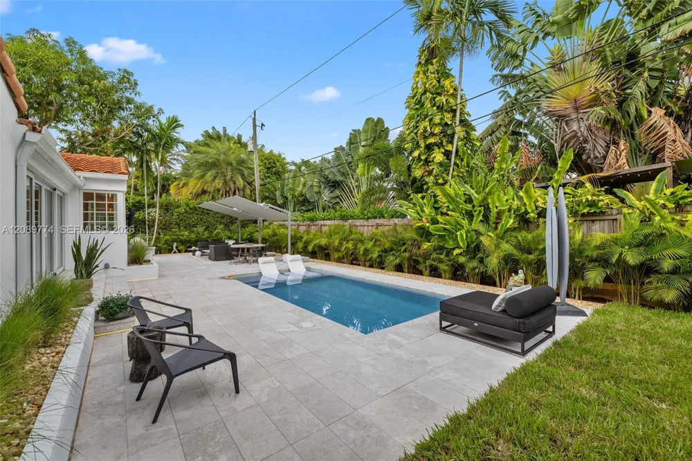 823 NE 72nd St Miami, FL 33138