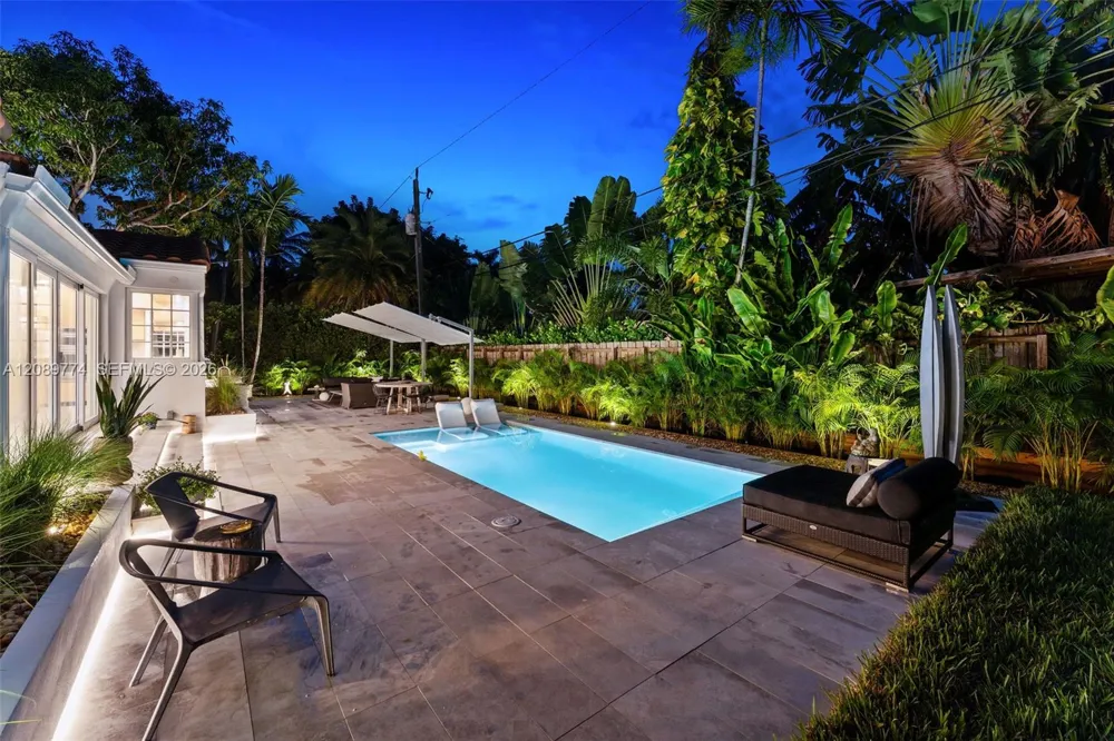 823 NE 72nd St Miami, FL 33138