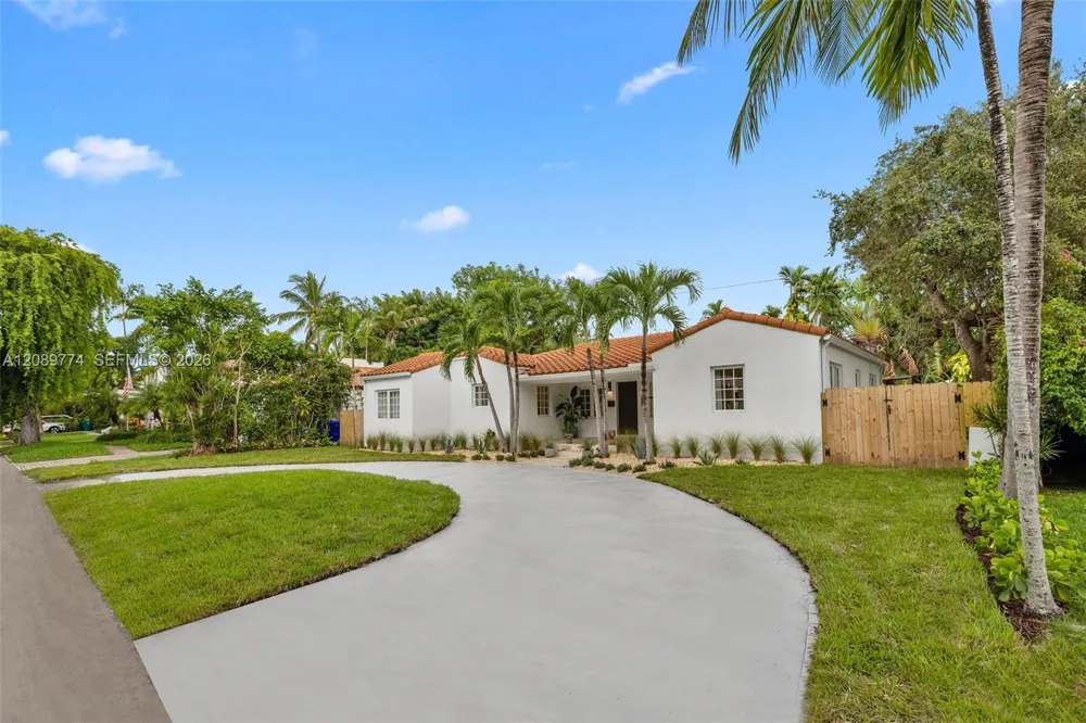823 NE 72nd St Miami, FL 33138