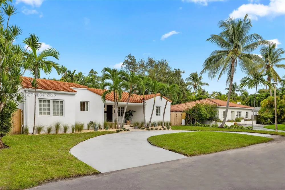 823 NE 72nd St Miami, FL 33138