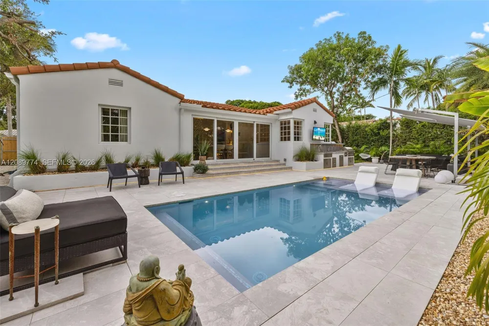 823 NE 72nd St Miami, FL 33138