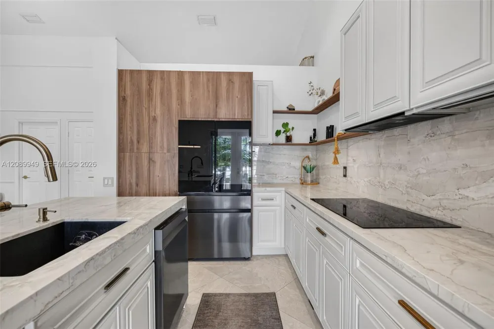 820 Falling Water Rd Weston, FL 33326
