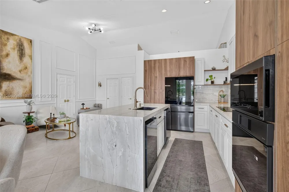 820 Falling Water Rd Weston, FL 33326