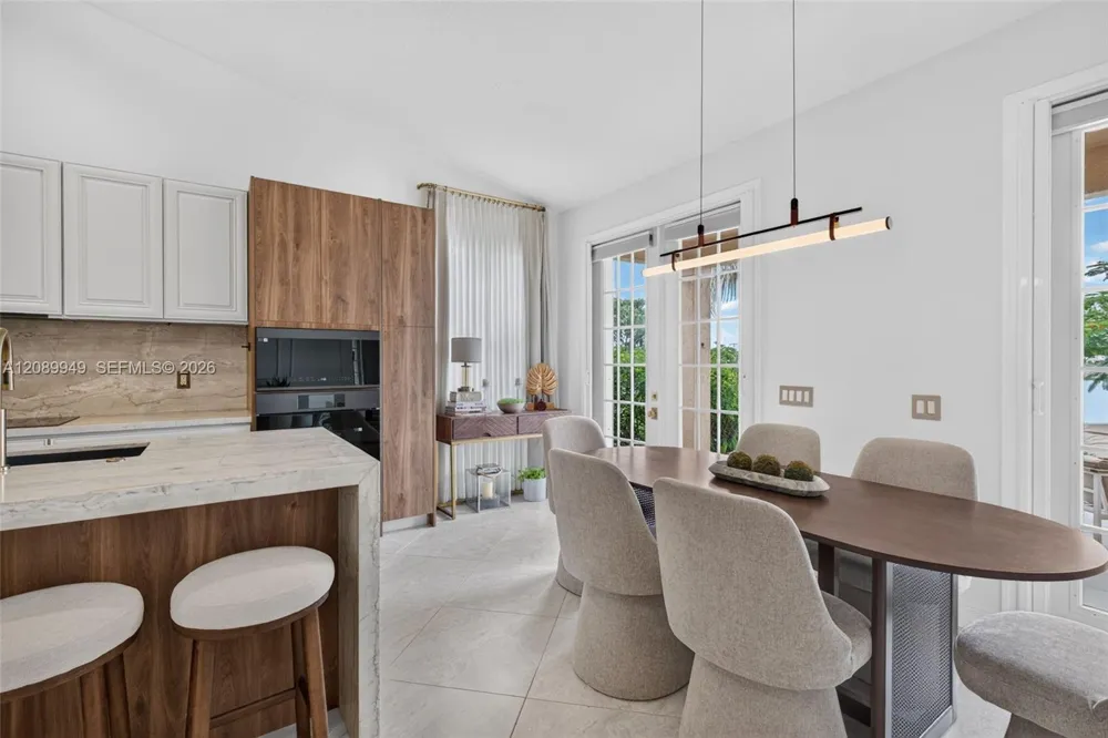 820 Falling Water Rd Weston, FL 33326