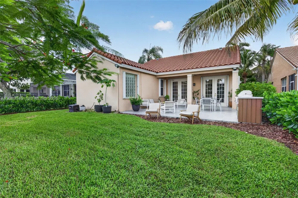 820 Falling Water Rd Weston, FL 33326