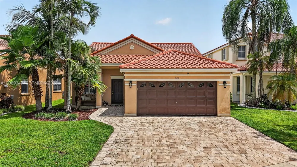 820 Falling Water Rd Weston, FL 33326