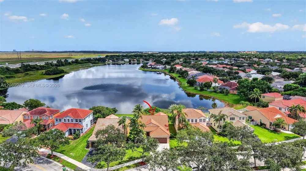 820 Falling Water Rd Weston, FL 33326