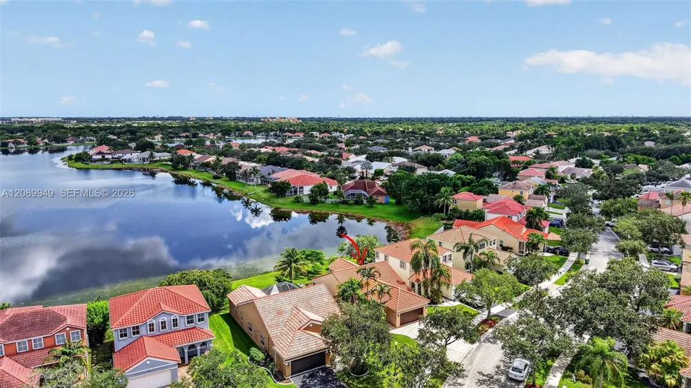 820 Falling Water Rd Weston, FL 33326