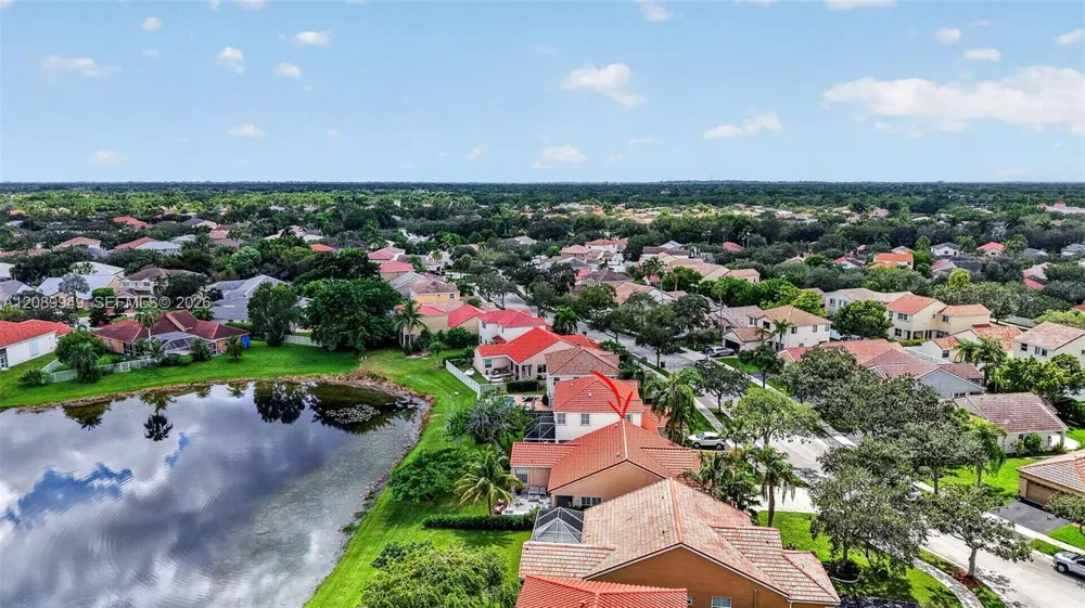 820 Falling Water Rd Weston, FL 33326