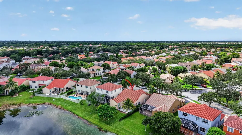 820 Falling Water Rd Weston, FL 33326