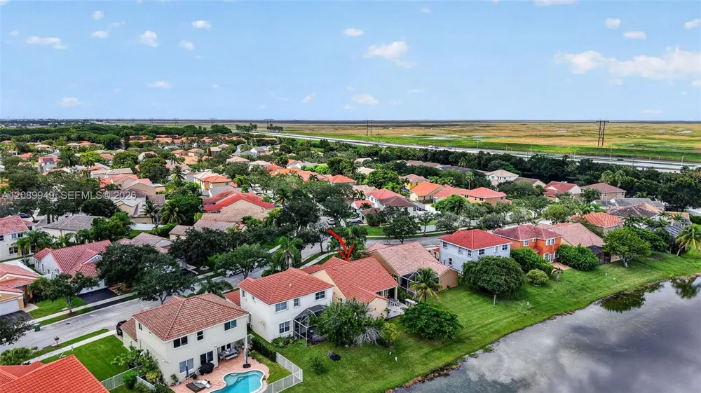 820 Falling Water Rd Weston, FL 33326