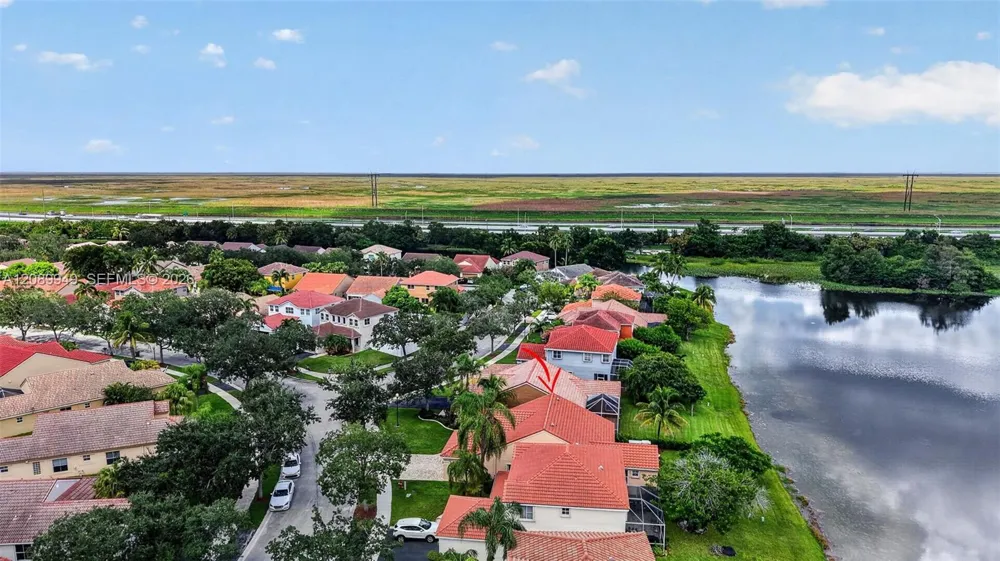 820 Falling Water Rd Weston, FL 33326