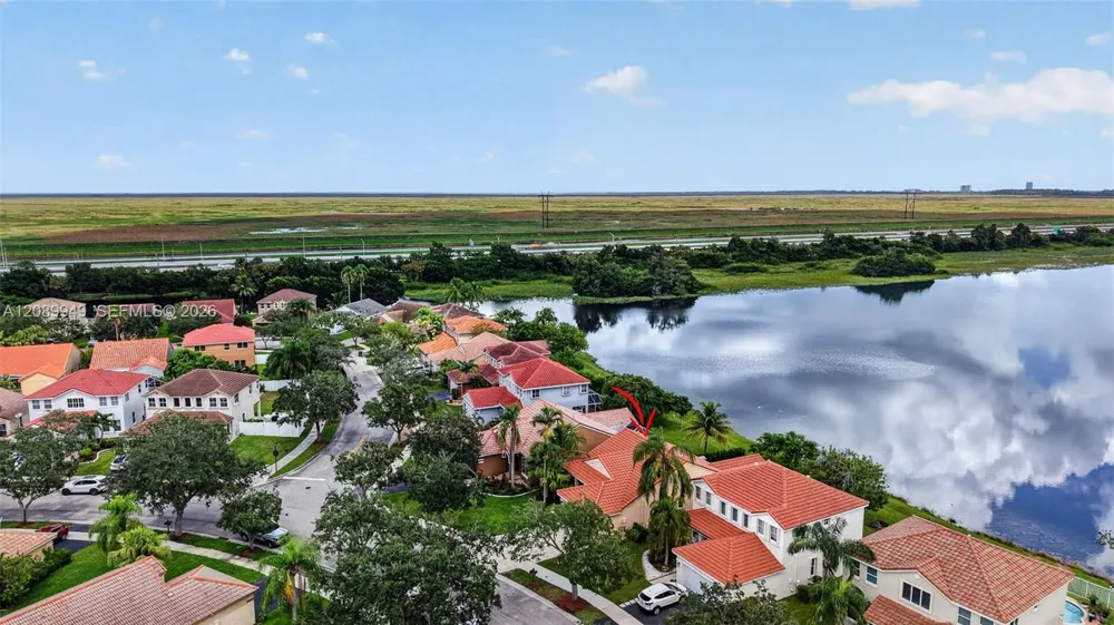 820 Falling Water Rd Weston, FL 33326