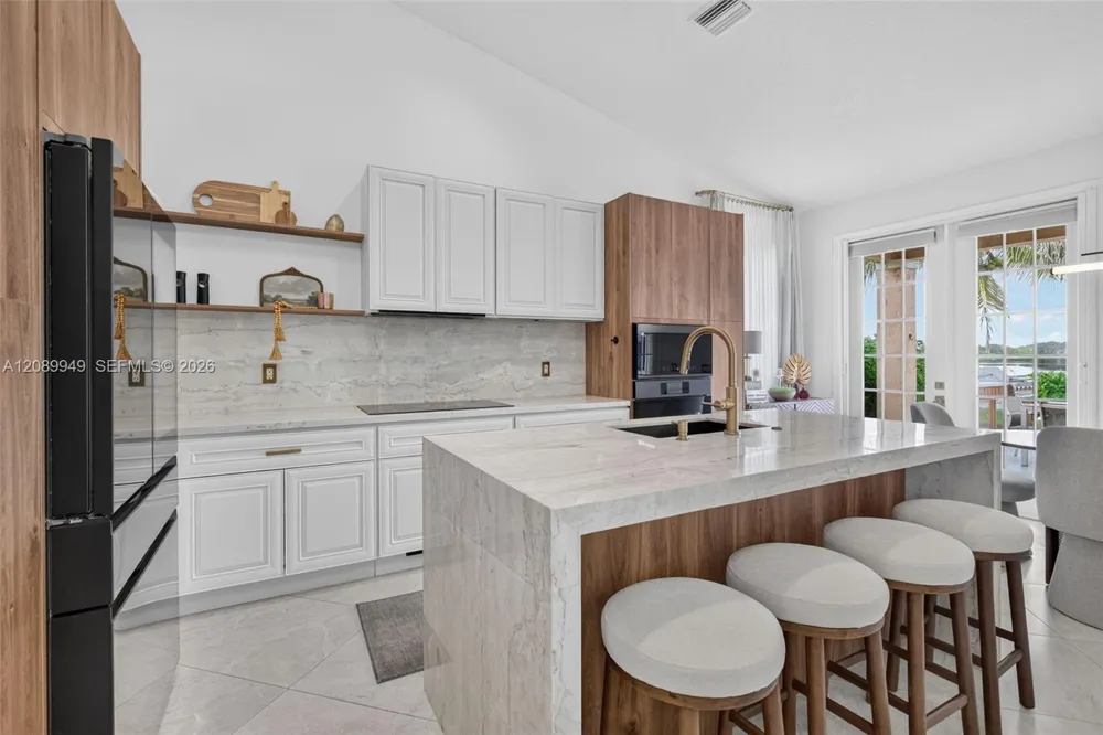 820 Falling Water Rd Weston, FL 33326