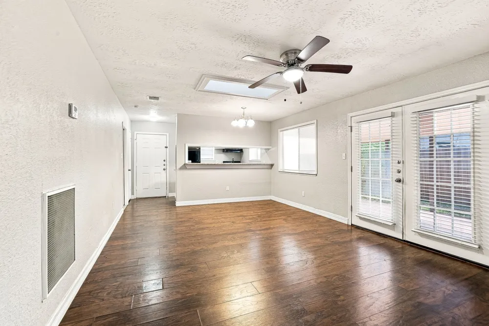 1379 Dell Dale Street Channelview, TX 77530