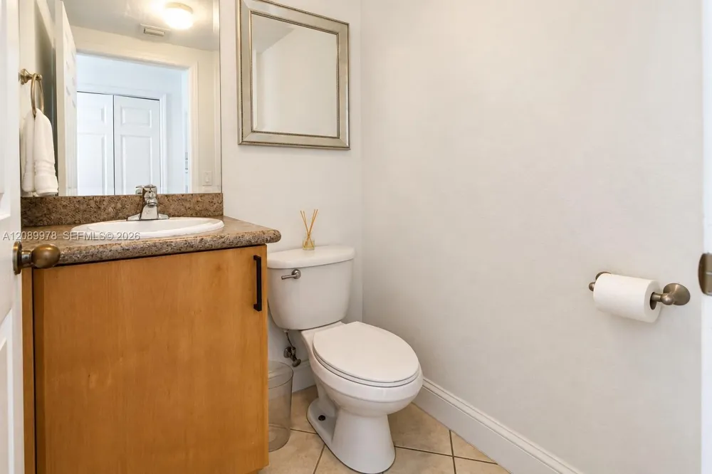 7464 NW 180th St Hialeah, FL 33015