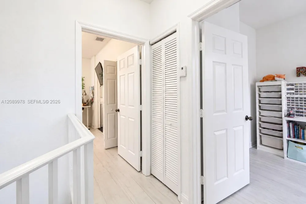 7464 NW 180th St Hialeah, FL 33015