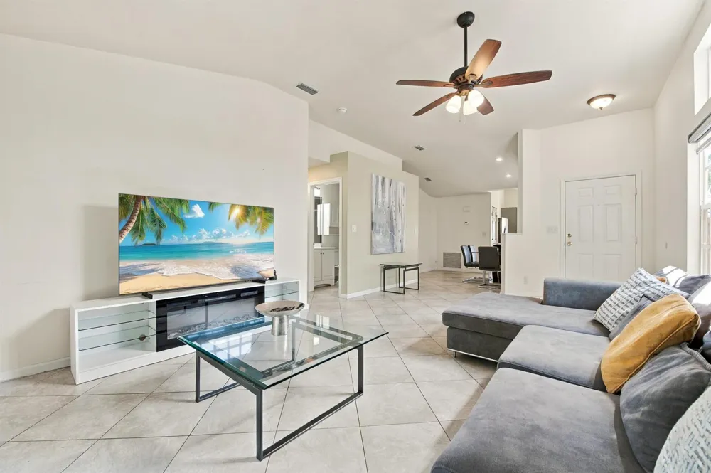 14 HEATHER TRACE DRIVE Boynton Beach, FL 33436