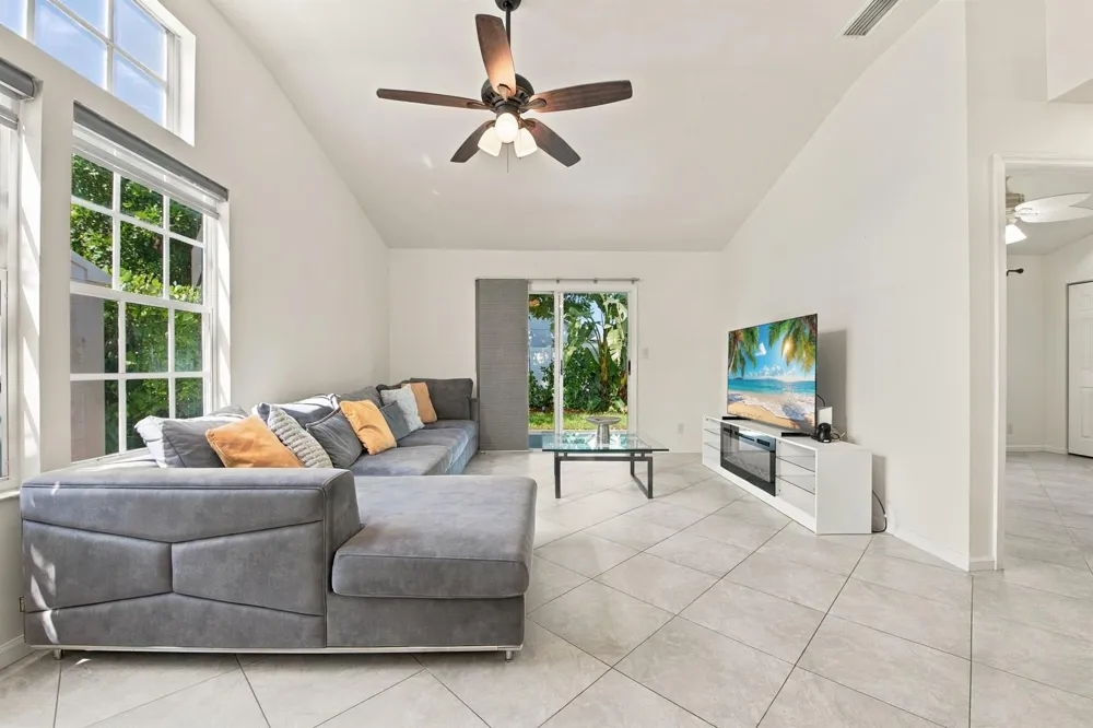 14 HEATHER TRACE DRIVE Boynton Beach, FL 33436