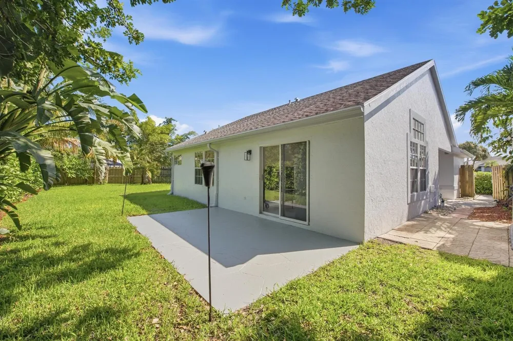 14 HEATHER TRACE DRIVE Boynton Beach, FL 33436