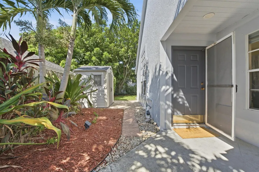 14 HEATHER TRACE DRIVE Boynton Beach, FL 33436