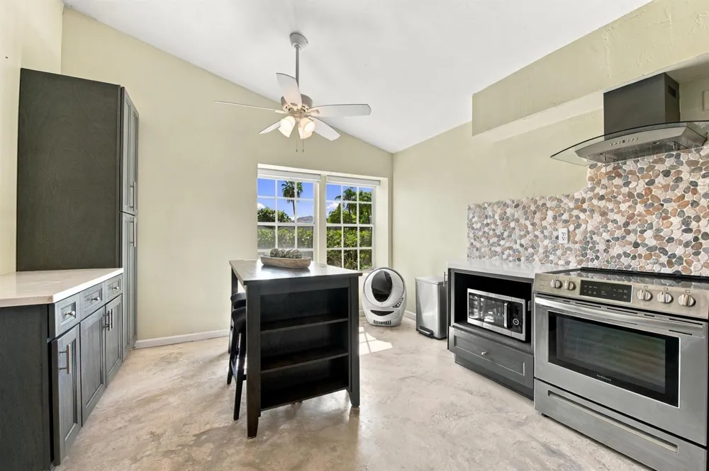 14 HEATHER TRACE DRIVE Boynton Beach, FL 33436