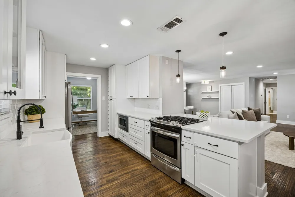 9021 Aldwick Drive Dallas, TX 75238