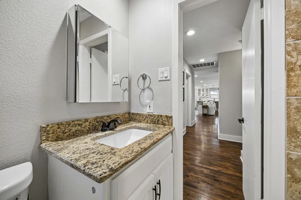 9021 Aldwick Drive Dallas, TX 75238