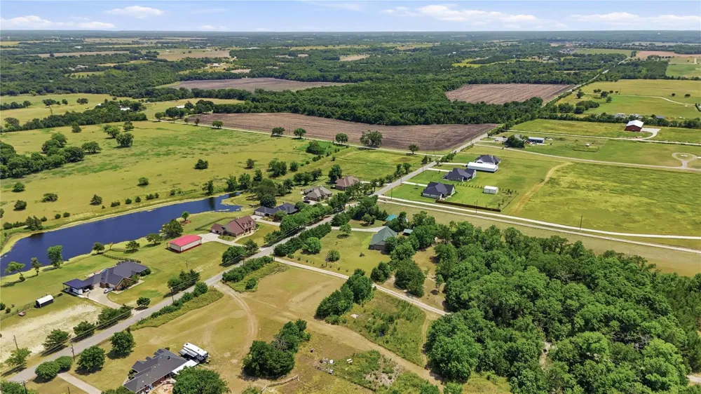 1335 HARRELL Howe, TX 75459