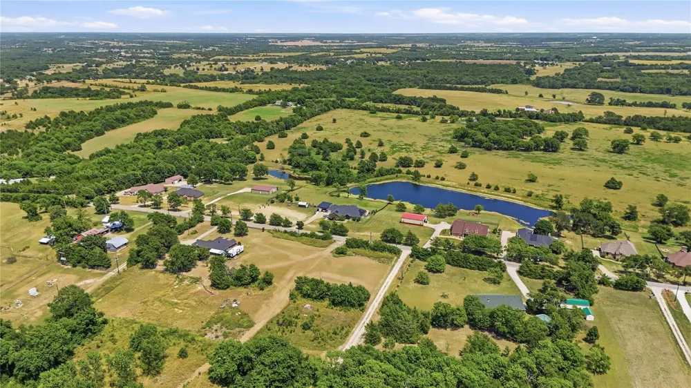 1335 HARRELL Howe, TX 75459