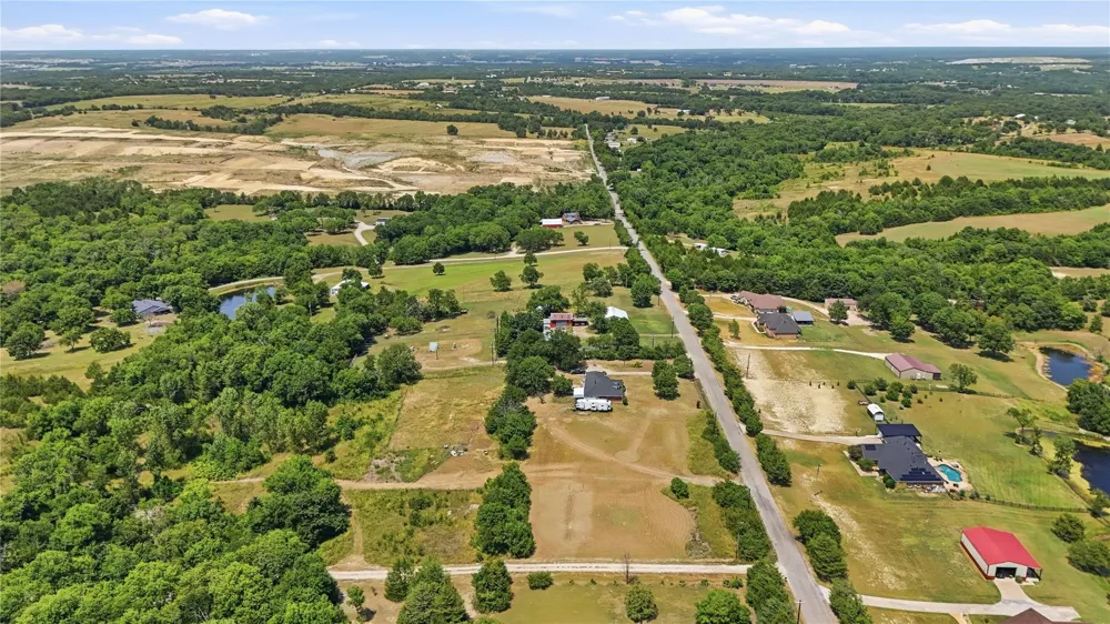 1335 HARRELL Howe, TX 75459