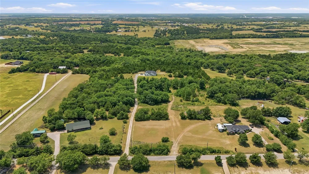 1335 HARRELL Howe, TX 75459