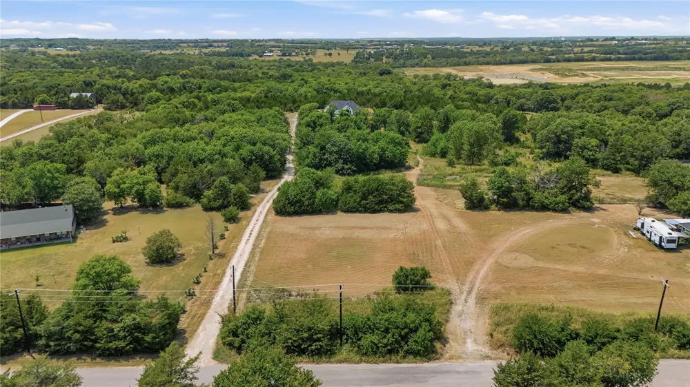 1335 HARRELL Howe, TX 75459