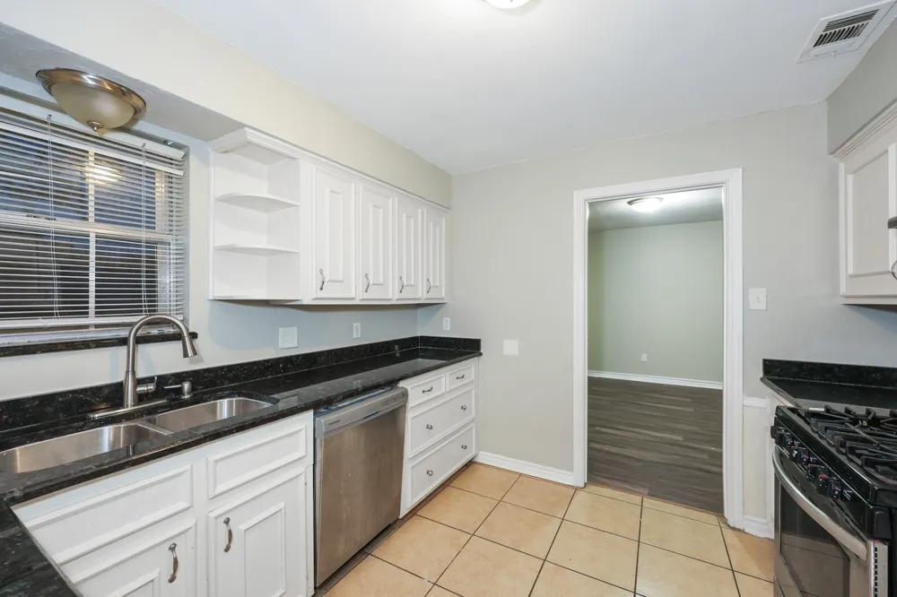 2404 Dalgreen Drive Plano, TX 75075
