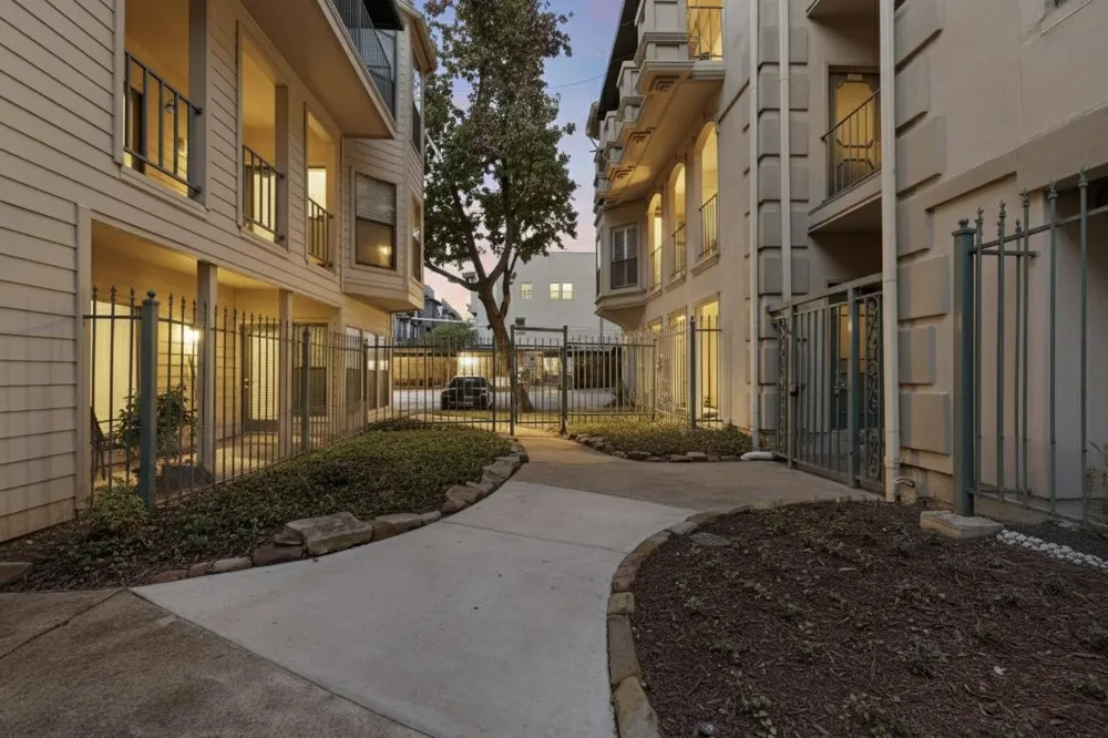 3105 San Jacinto Street #306 Dallas, TX 75204